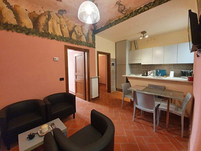 Appartamento trilocale in affitto in Piazza della Repubblica, Firenze