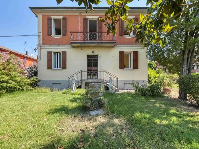 Casa con 10 locali in vendita in Via Forlai, Sala Bolognese
