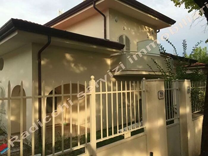 Casa trilocale in affitto in Via Ammiraglio Morin a, Forte Dei Marmi