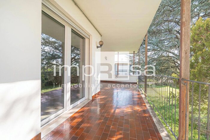 Casa con 12 locali in vendita in Ponzano, Ponzano Veneto