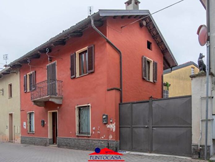 Casa quadrilocale in vendita in Via Roma, Manta