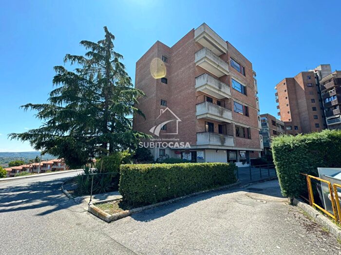 Appartamento trilocale in vendita in Via Carducci Campobasso Cb, Campobasso