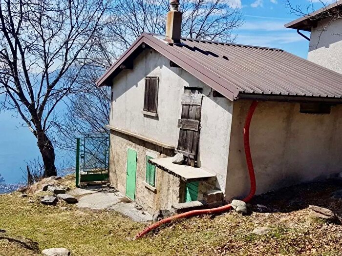 Casa trilocale in vendita in Bellano