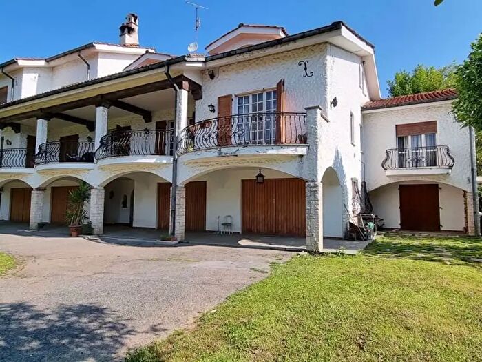 Casa con 6 locali in vendita in Via Torino, Scalenghe