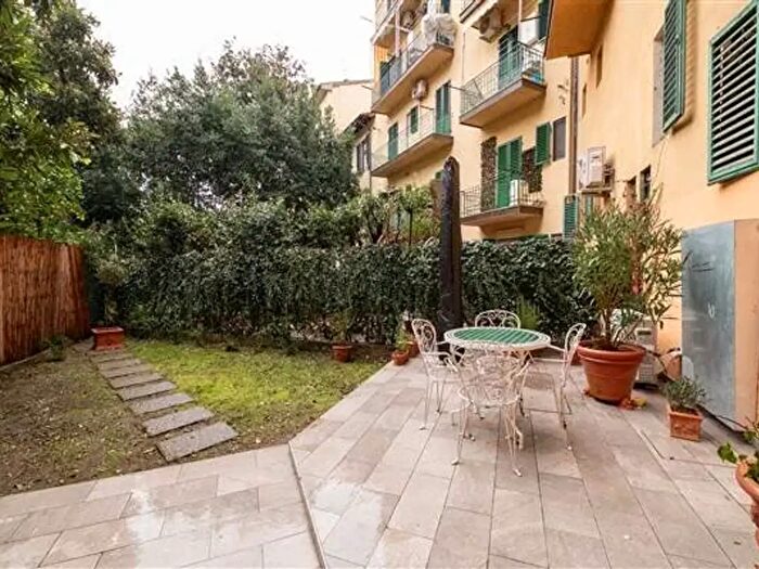 Appartamento quadrilocale in affitto in Via Zanella, Firenze