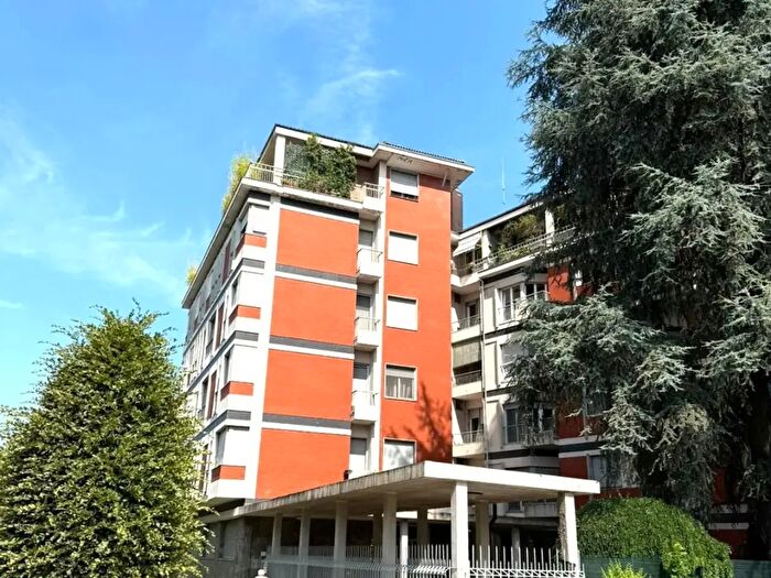 Appartamento trilocale in vendita in Corso Indipendenza, Casale Monferrato