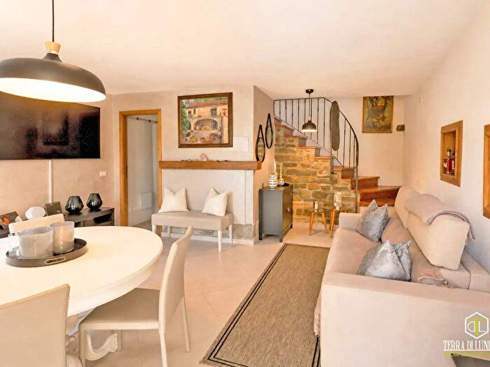 Casa con 6 locali in vendita in Localita Morana di Vignola, Pontremoli