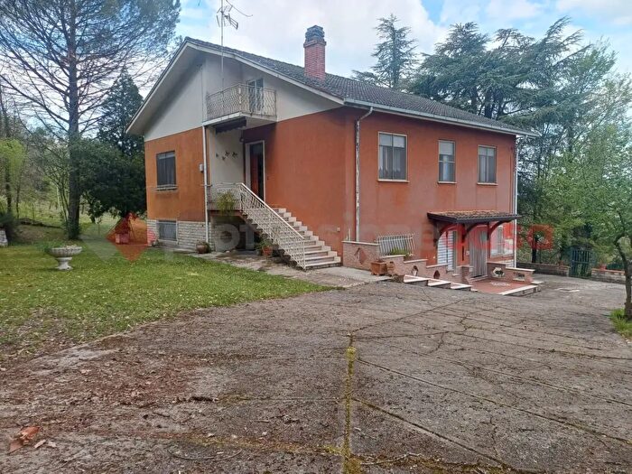 Appartamento con 5 locali in vendita in Via Mazzorile Snc, Falvaterra