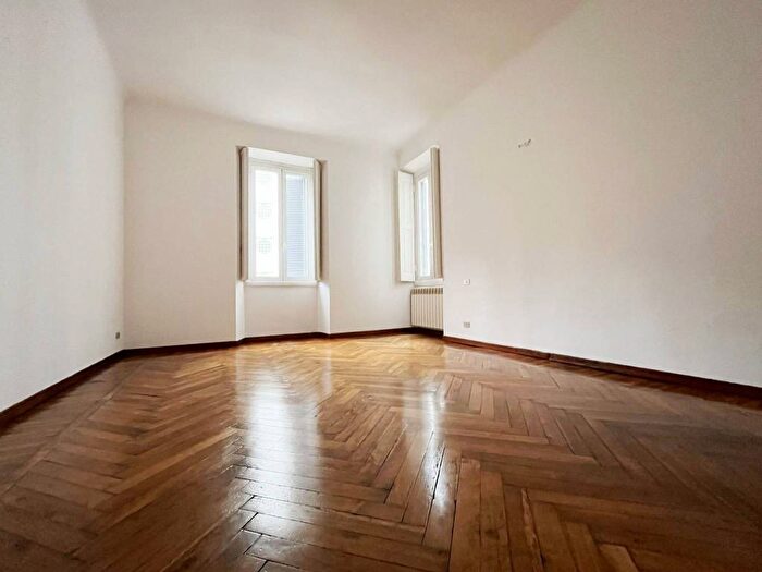 Appartamento trilocale in affitto in Via Casale, Navigli Darsena, Milano