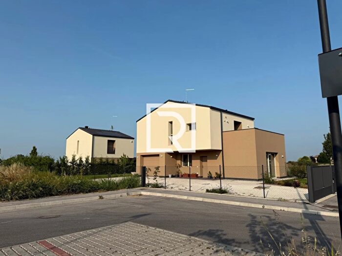 Casa con 5 locali in vendita in Forlimpopoli