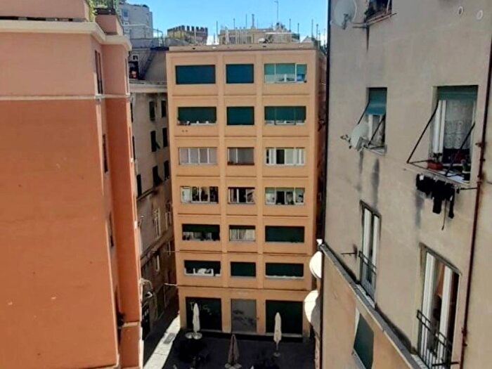 Appartamento quadrilocale in affitto in Vico di San Pancrazio, Maddalena, Genova