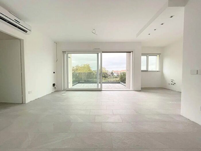 Appartamento trilocale in vendita in Via Boselli, Olgiate Comasco