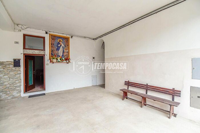 Appartamento trilocale in vendita in Vicolo Martico, Albese Con Cassano