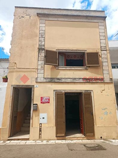 Casa quadrilocale in vendita in Via Casamassella, Uggiano La Chiesa