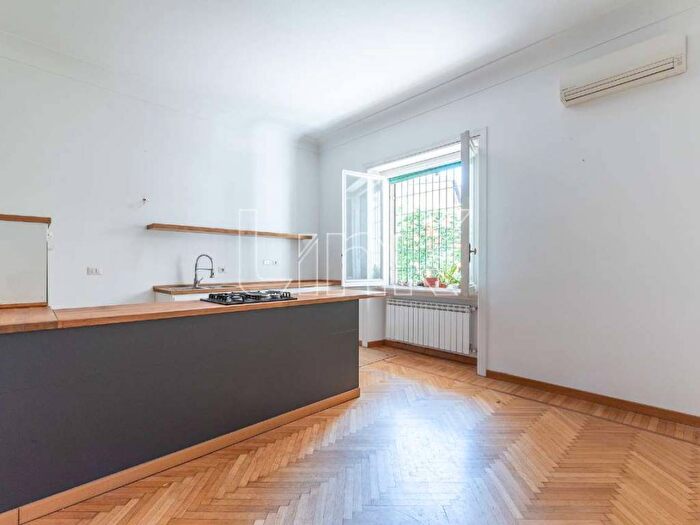 Appartamento trilocale in affitto in via Enrico Petrella, Pinciano Villa Ada, Roma