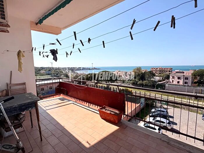 Appartamento quadrilocale in vendita in Viale Guido Baccelli, Civitavecchia