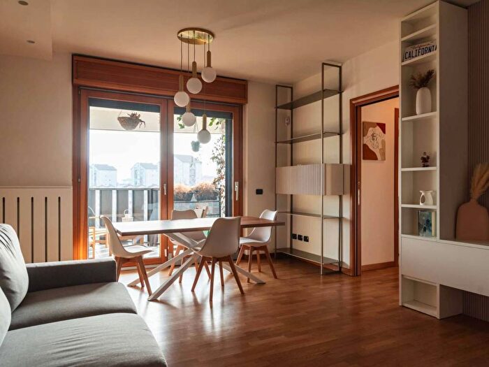 Appartamento trilocale in affitto in Via delle Forze Armate, San Carlo, Milano