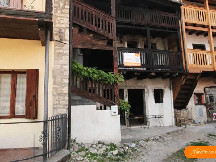 Casa con 5 locali in vendita in Revine Lago