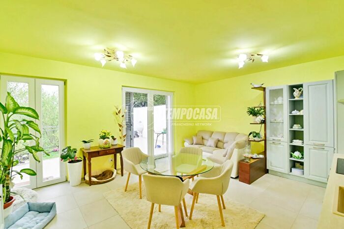 Appartamento quadrilocale in vendita in Via Catullo, Cantu