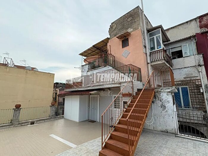 Appartamento trilocale in vendita in Napoli