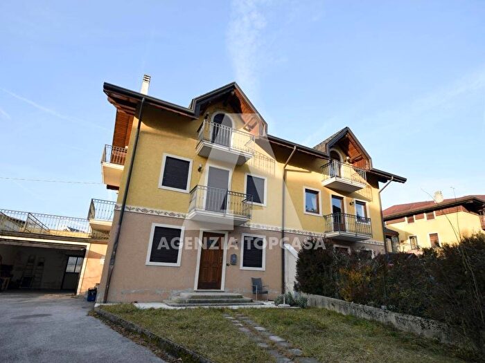 Casa con 5 locali in affitto in Via Benedetto Cairoli, Centro, Asiago