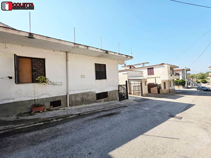 Appartamento trilocale in affitto in Via Giugno, Centro, San Felice a Cancello