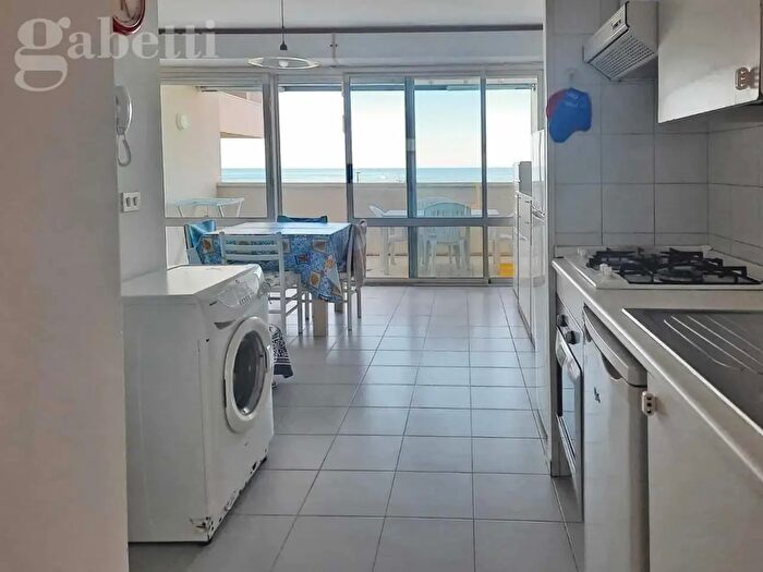 Appartamento bilocale in vendita in Lungomare Alighieri, Senigallia