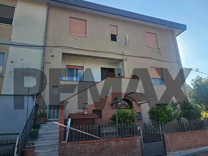 Casa con 6 locali in vendita in Via Padre Nicola Rillo, Torrecuso