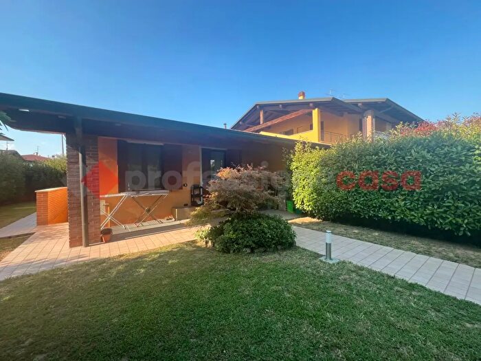 Appartamento trilocale in vendita in Via Umberto I, Bovolone