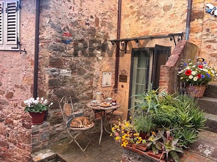 Casa trilocale in vendita in Via Aquilea, Lucca