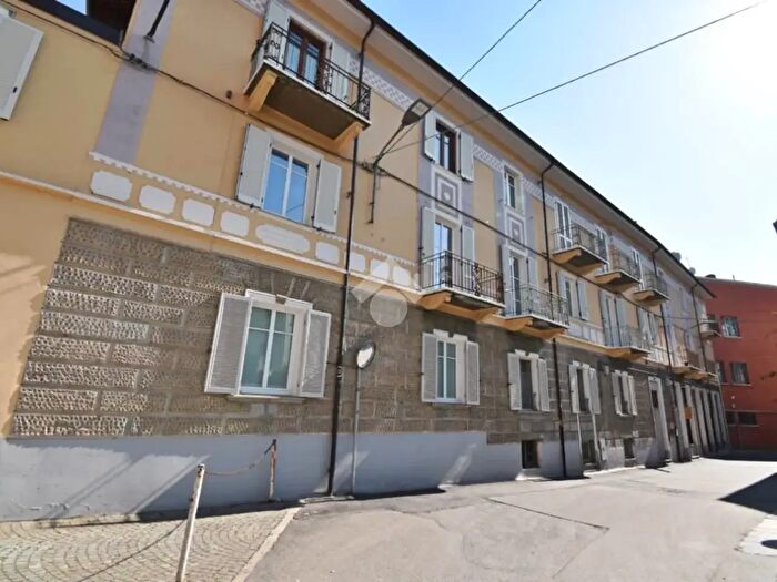 Appartamento trilocale in vendita in Via Cuniberti, Ivrea