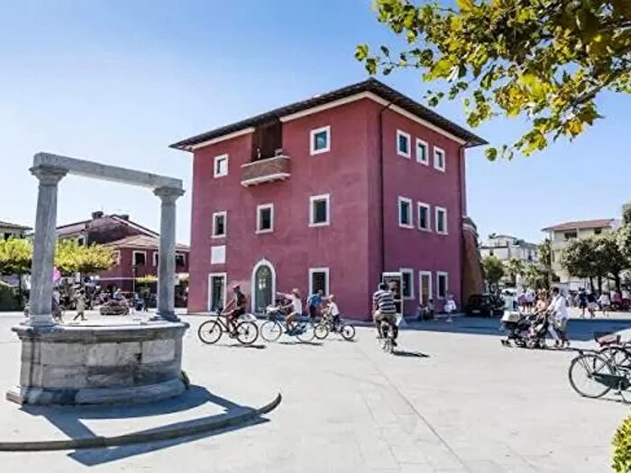 Appartamento trilocale in vendita in Forte Dei Marmi