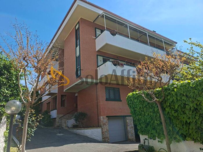 Appartamento trilocale in affitto in Via Novembre, Centro, Grottaferrata