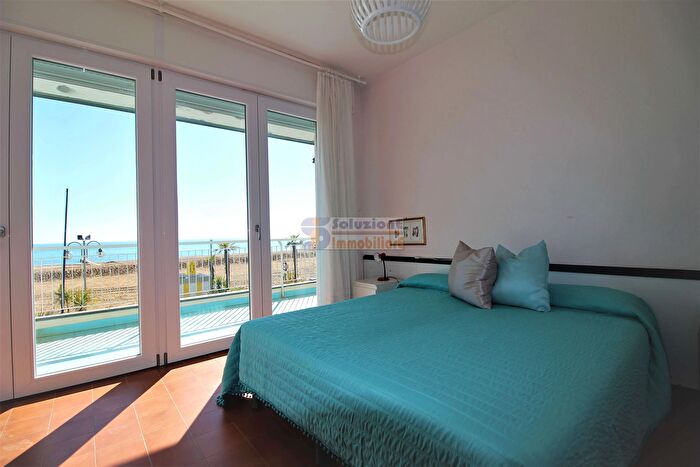 Appartamento con 5 locali in affitto in Via Dante Alighieri ° Accesso, Jesolo