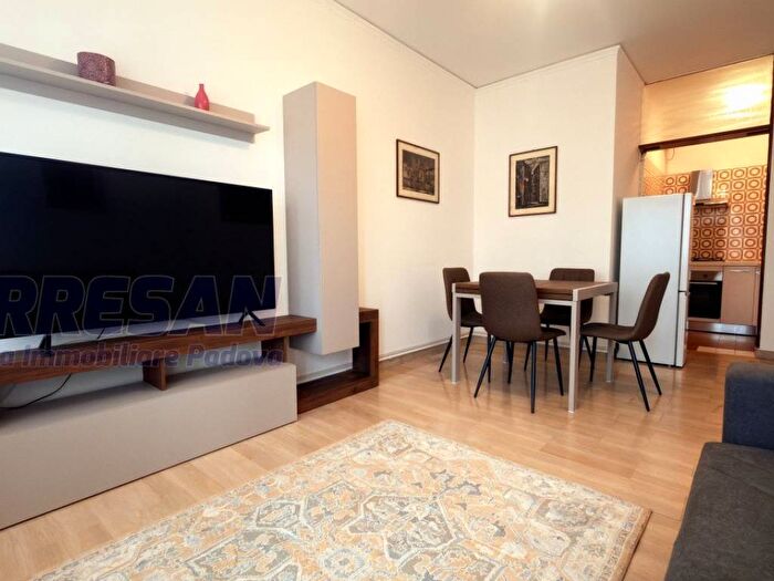 Appartamento trilocale in affitto in VIA LEONARDO DA VINCI, San Bellino San Filippo Neri, Padova