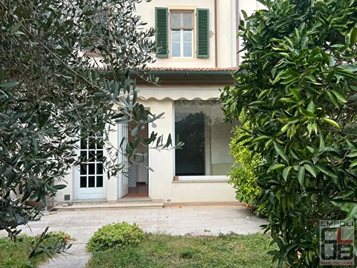 Casa con 6 locali in vendita in a XX Settembre, Empoli