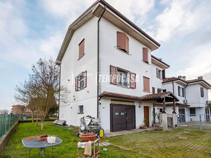Casa quadrilocale in vendita in Via Savioli, Castelfranco Emilia