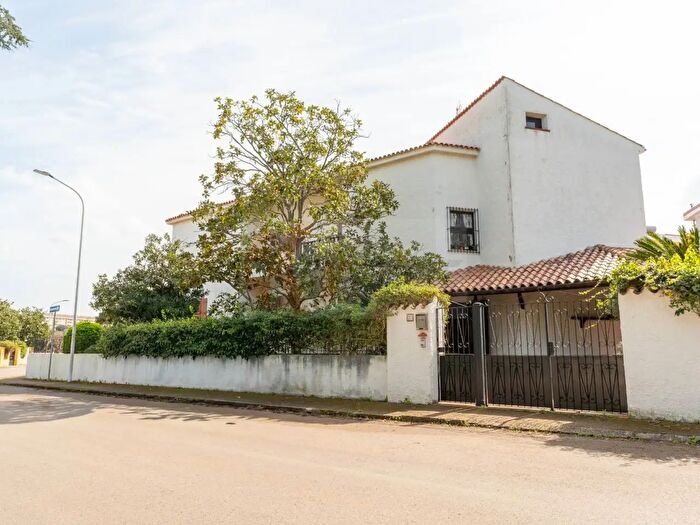 Casa con 8 locali in vendita in Via Cugia, Sassari