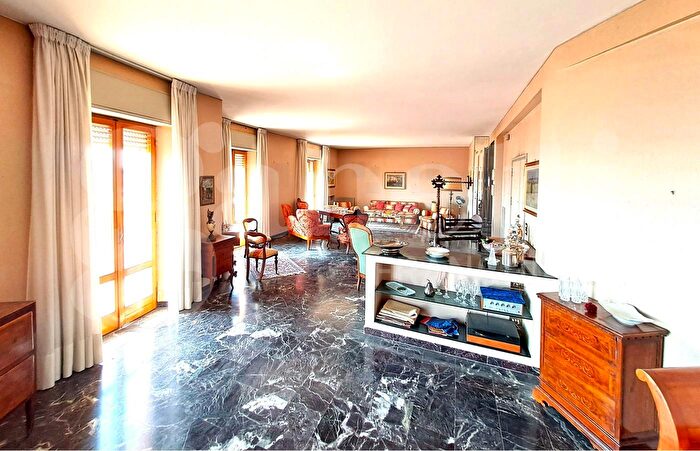 Appartamento con 6 locali in vendita in Via Guzzi, Chieti