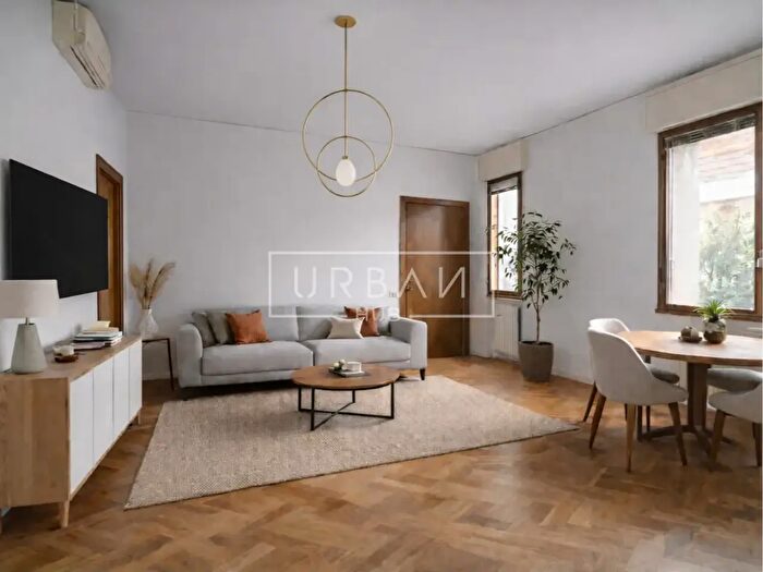 Appartamento con 5 locali in vendita in Viale Salinatore, Forli