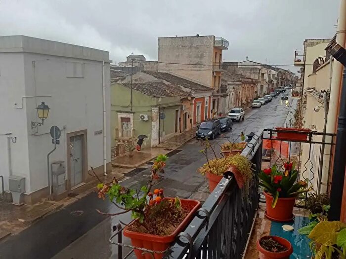 Casa con 7 locali in vendita in Canicattini Bagni