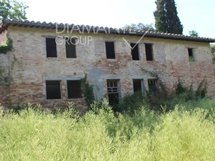 Casa con 10 locali in vendita in Deruta