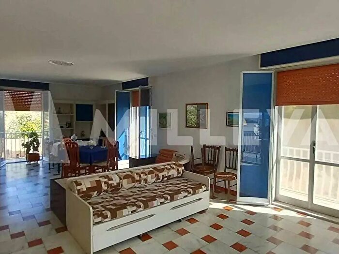 Appartamento quadrilocale in vendita in Via Nicolò Paganini, Scicli