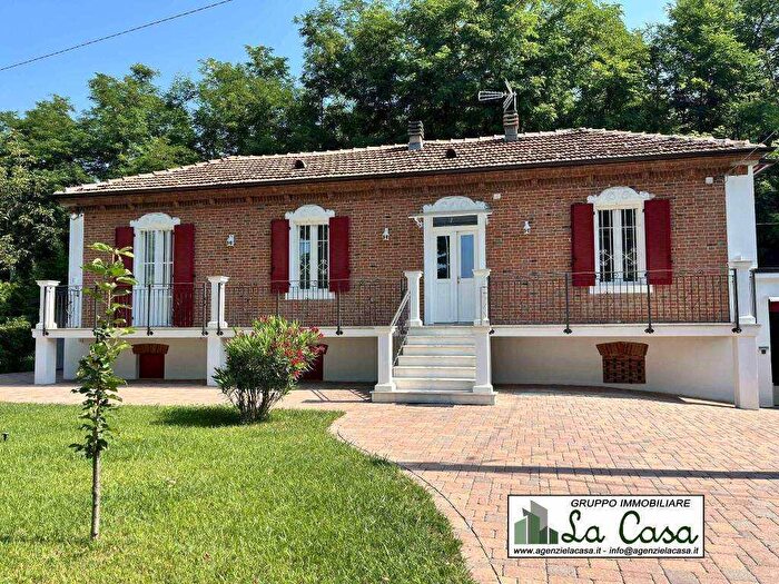 Appartamento trilocale in vendita in Regione Case Bruciate Case Bruciate At Italy, Villafranca DAsti