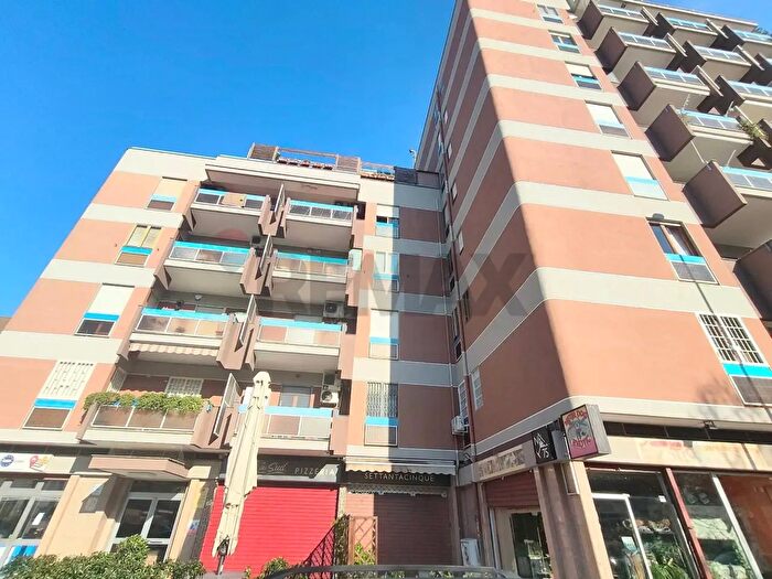 Appartamento con 5 locali in vendita in Viale John Fitzgerald Kennedy, Bari