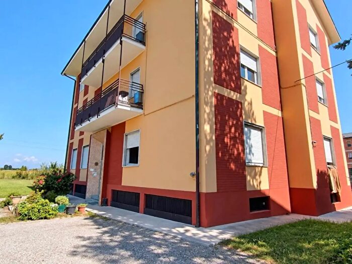 Appartamento trilocale in vendita in Via Treviglio, Brignano Gera D'Adda