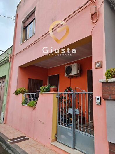 Casa con 6 locali in vendita in Via Alto Adige, San Pietro Vernotico