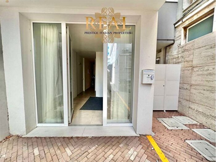 Appartamento quadrilocale in affitto in viale dante, Centro, Riccione