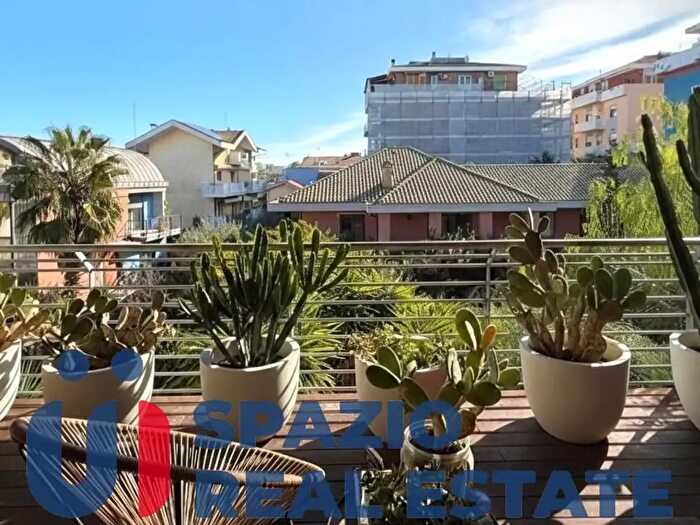 Appartamento quadrilocale in vendita in Via Mafalda di Savoia, Pescara