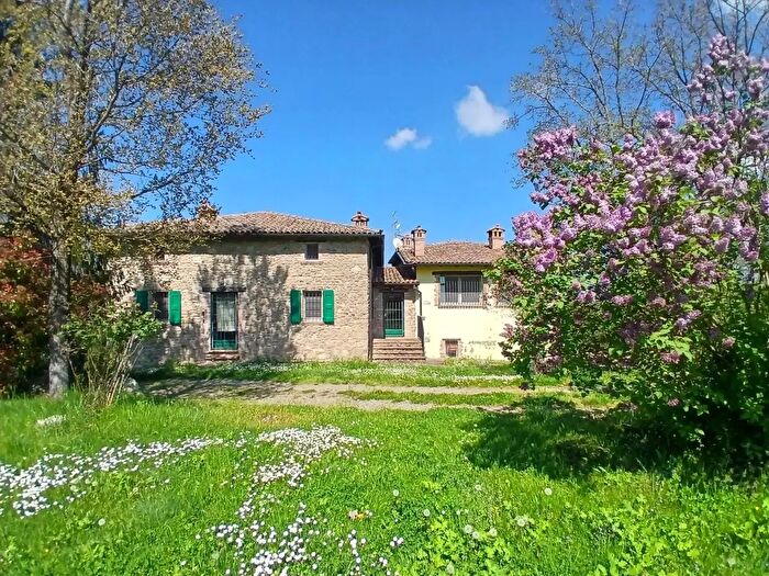 Casa con 12 locali in vendita in Via della Fontana, Zocca